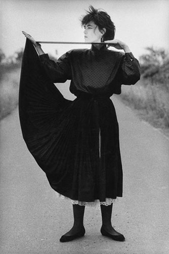 bei Oranienburg, 1984 / Modefotografien fr Sibylle (1977 – 1994)   (5) / 39
	  - All rights reserved. Copyright: Ute Mahler