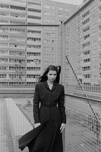 Berlin-Marzahn, 1982 / Modefotografien fr Sibylle (1977 – 1994)   (21) / 39
	  - All rights reserved. Copyright: Ute Mahler