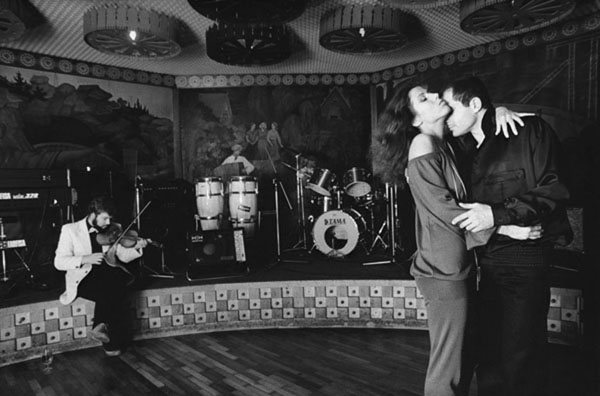 Berlin,  Caf Moskau, 1979 / Modefotografien fr Sibylle (1977 – 1994)   (26) / 39
	  - All rights reserved. Copyright: Ute Mahler
