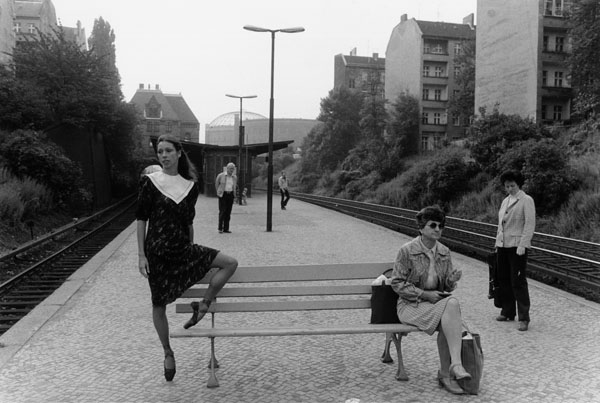 Jutta Deutschland, Primaballerina der Komischen Oper Berlin, 1980 / Modefotografien f�r �Sibylle� (1977 &ndash; 1994)   (28) / 39
	  - All rights reserved. Copyright: Ute Mahler