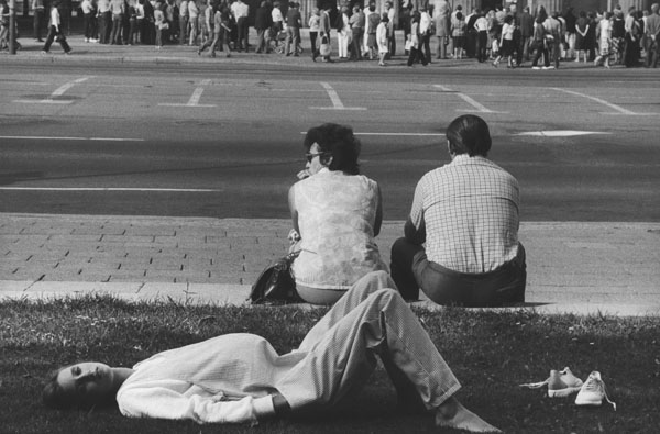 Julia, Berlin-Mitte, 1982  / Modefotografien f�r �Sibylle� (1977 &ndash; 1994)   (30) / 39
	  - All rights reserved. Copyright: Ute Mahler