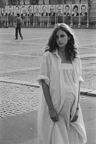 Julia, Berlin-Mitte, 1982  / Modefotografien f�r �Sibylle� (1977 &ndash; 1994)   (31) / 39
	  - All rights reserved. Copyright: Ute Mahler