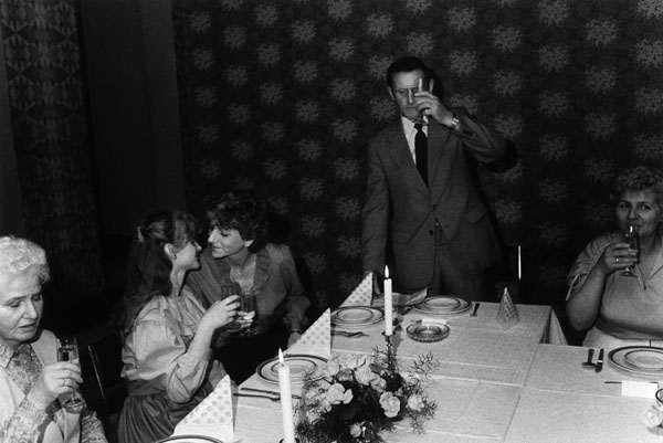  / Modefotografien Jugendweihe fr Sibylle (1985) (4) / 18
	  - All rights reserved. Copyright: Ute Mahler