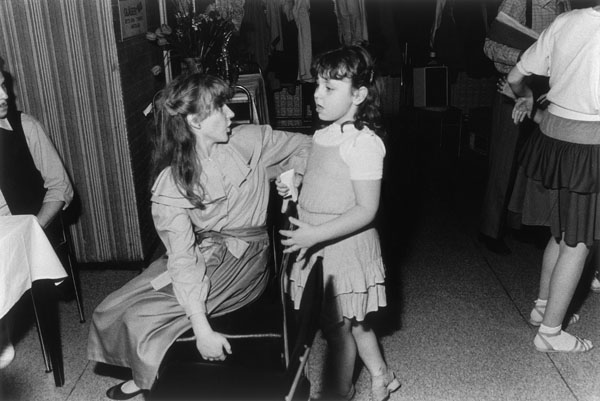  / Modefotografien Jugendweihe f�r �Sibylle� (1985) (11) / 18
	  - All rights reserved. Copyright: Ute Mahler