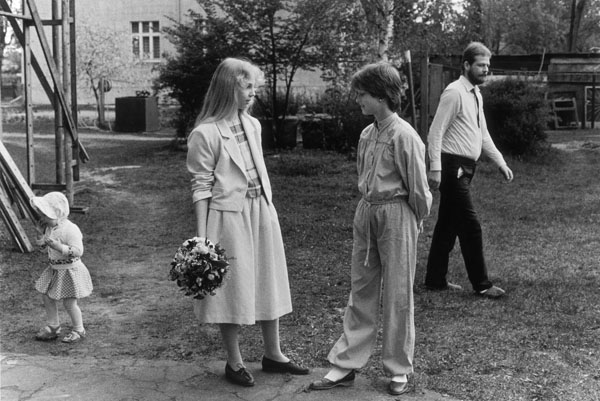  / Modefotografien Jugendweihe f�r �Sibylle� (1985) (12) / 18
	  - All rights reserved. Copyright: Ute Mahler