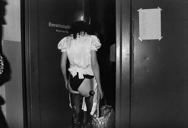 In der Stadthalle Karl-Marx-Stadt, 1988 / Striptease in der DDR (1988) (3) / 15
	  - All rights reserved. Copyright: Ute Mahler
