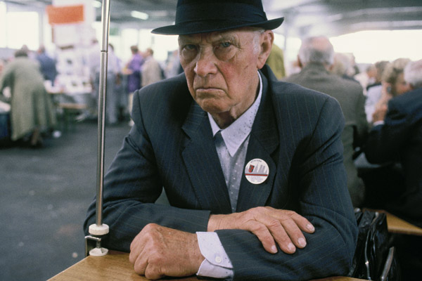 Auf einem Treffen der Sudetendeutschen in M�nchen / Br�der und Schwestern (West 1992 / Ost 1994) (16) / 25
	  - All rights reserved. Copyright: Ute Mahler